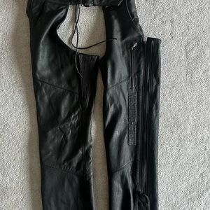 Harley Davidson Men’s Black Genuine Leather Motorcycle Chaps large